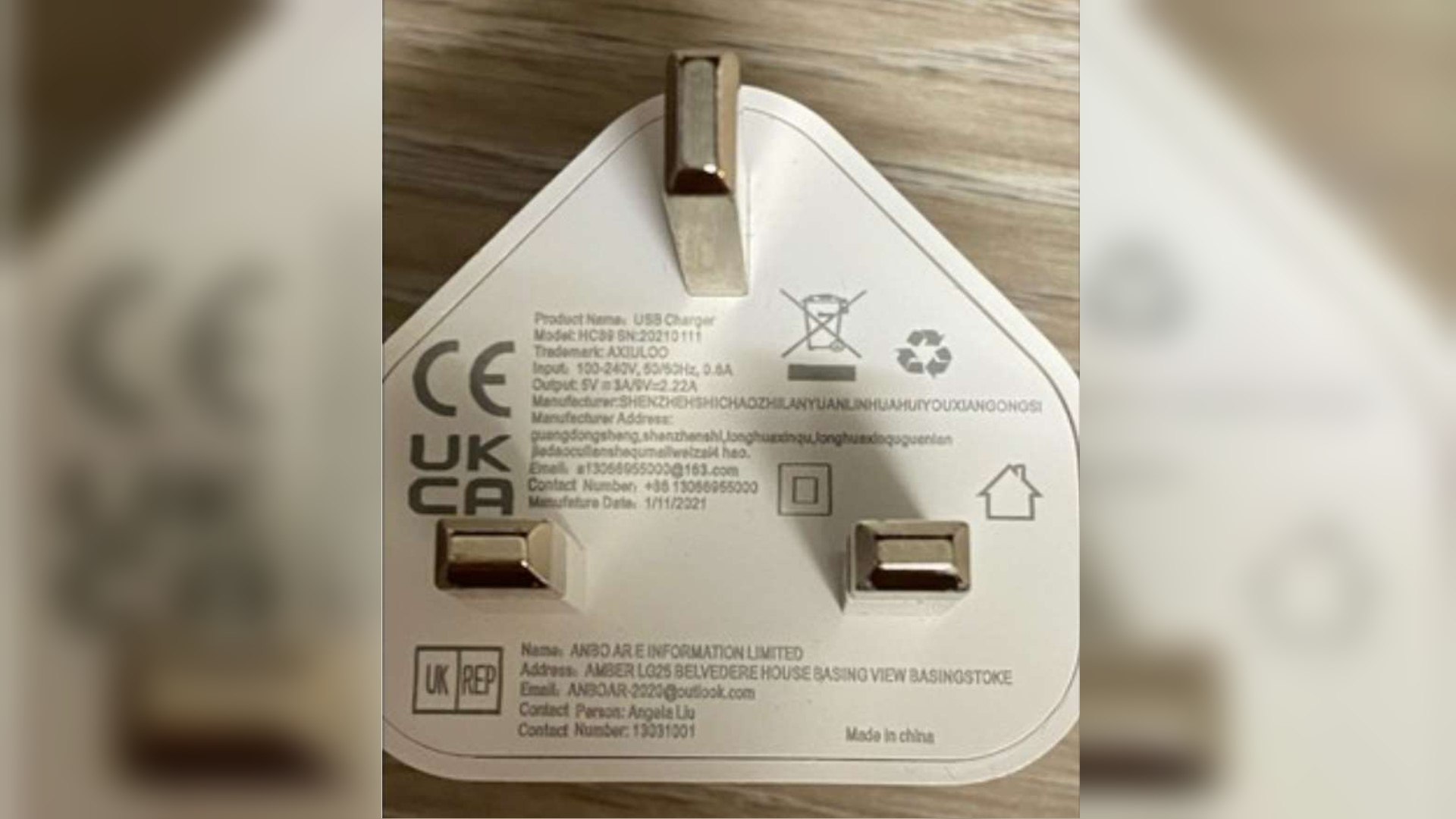 AXIULOO 20W USB C Fast Charger Plug for iPhone has been recalled after Trading Standards found it presented a serious risk.