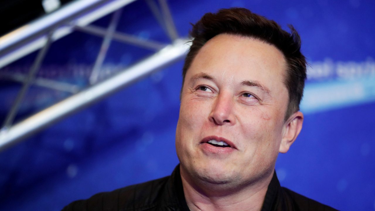 Musk says he expects to find new Twitter chief executive ‘over time’