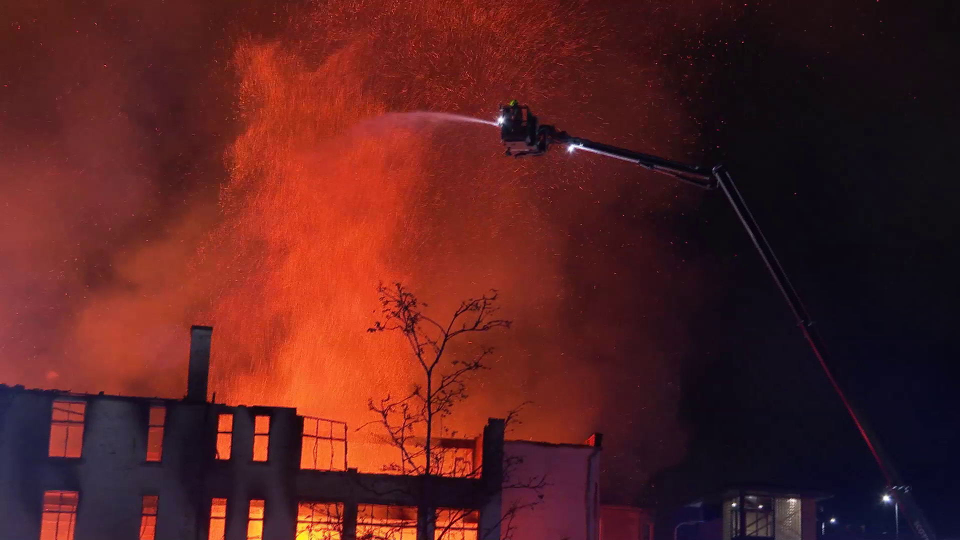 Fire at former Roberston's furniture shop in Dundee