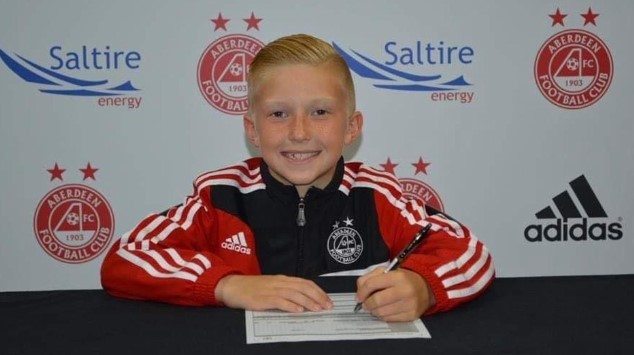 Gregor spent five years on the books of Aberdeen FC.