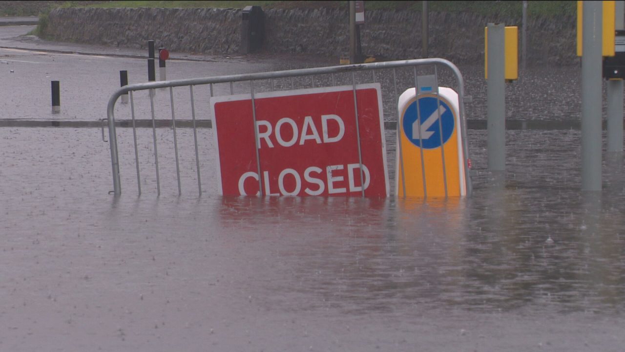 Traffic chaos as major road closed due to heavy flooding