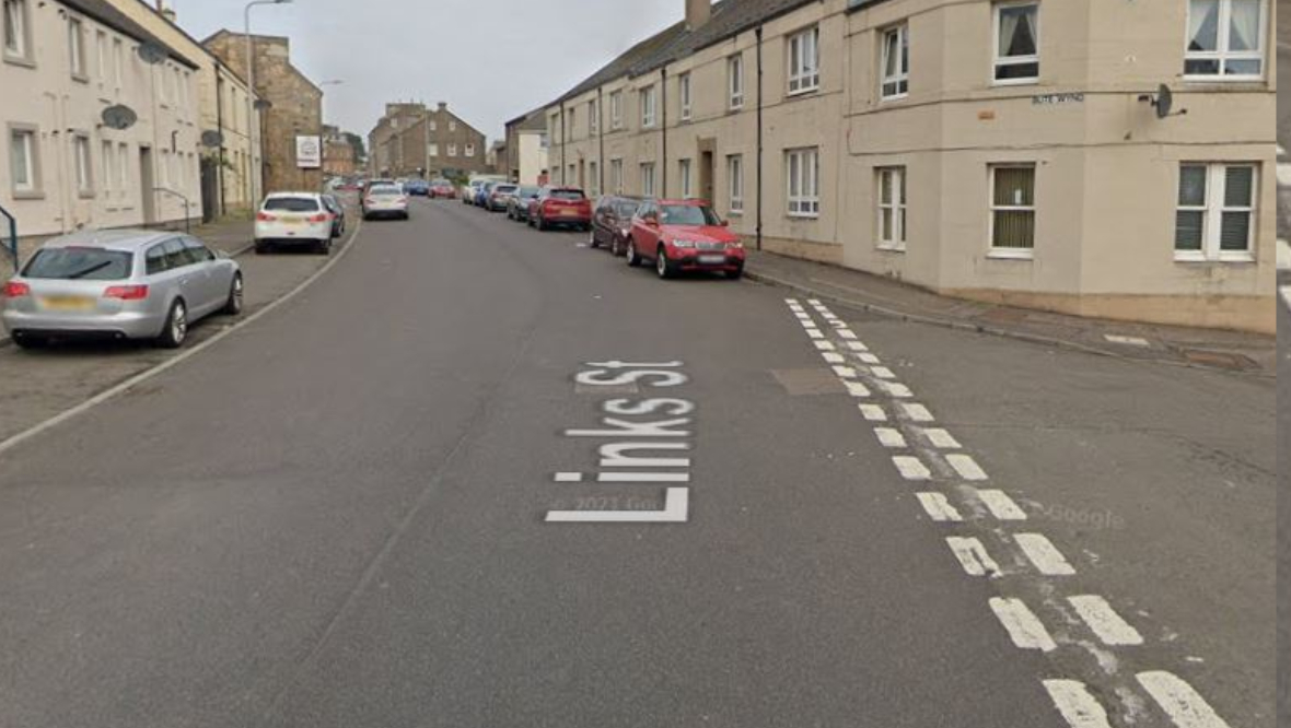 Two men arrested after three weapons recovered from vehicle on Links Street, Kirkcaldy
