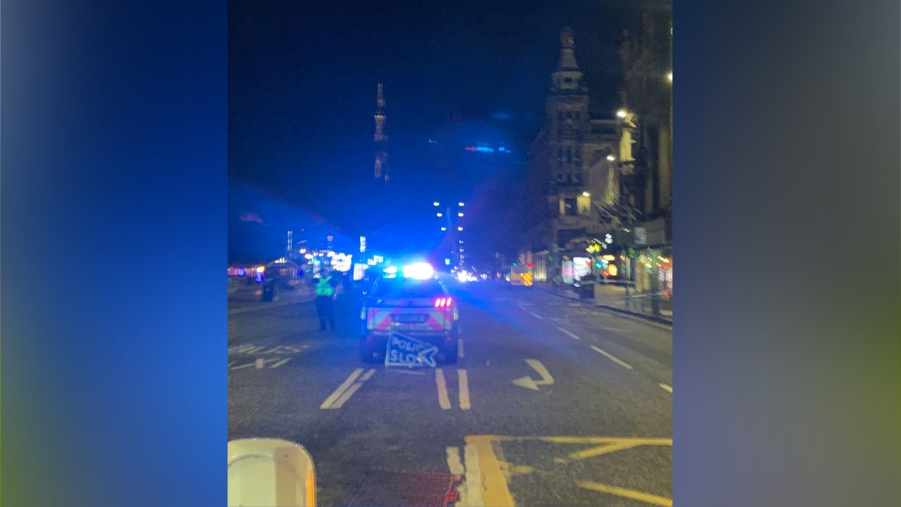 Edinburgh Princes Street reopens after police bomb disposal unit called to man acting suspiciously