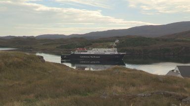Residents complain to MSP over Western Isles ferry services