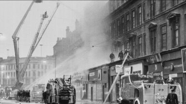 Plaque unveiled for firefighter who died in 1972 blaze