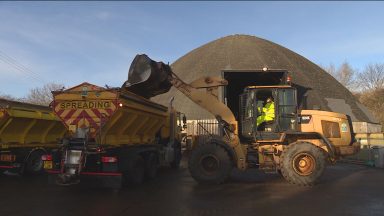 Glasgow gritters out in force as weekend snow forecast