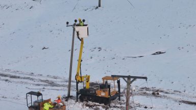 2,500 homes remain without power on Shetland for fourth day