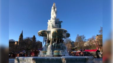 Edinburgh’s Ross Fountain in Princes Street Gardens frozen solid as central belt prepares for severe snow