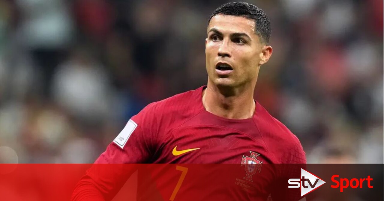 Cristiano Ronaldo completes transfer to Man Utd from Juventus