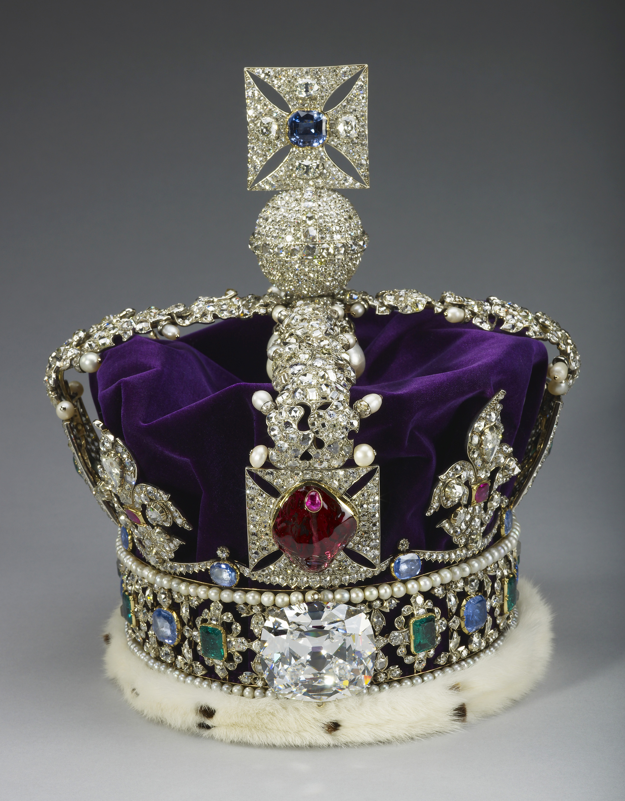 What To Know About St. Edward's Crown—And The Controversies Behind The  Royal Jewels On Display During King Charles' Coronation