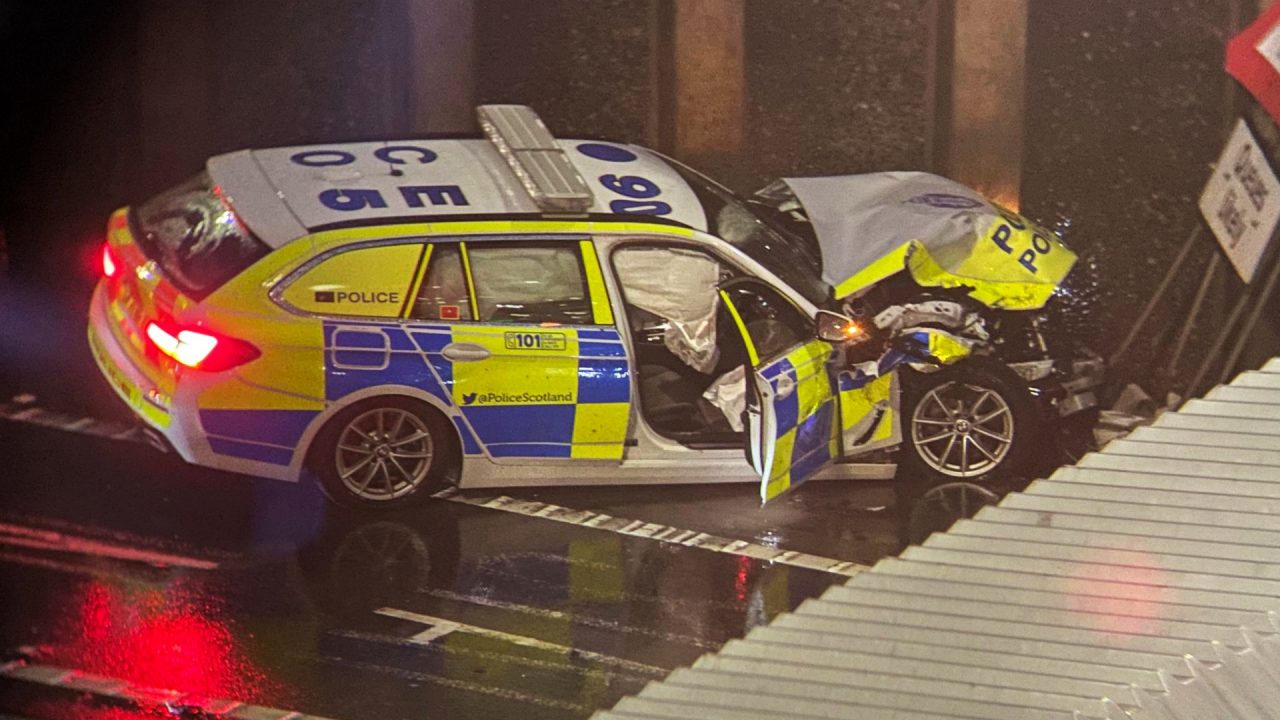 Police officer in hospital after car crashes into M8 motorway wall in Glasgow