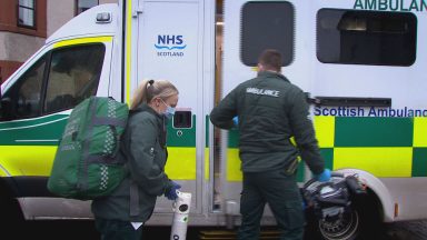 Scottish ambulance crews back strike action over lack of rest breaks