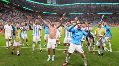Argentina reach World Cup semi-finals after winning classic against Netherlands