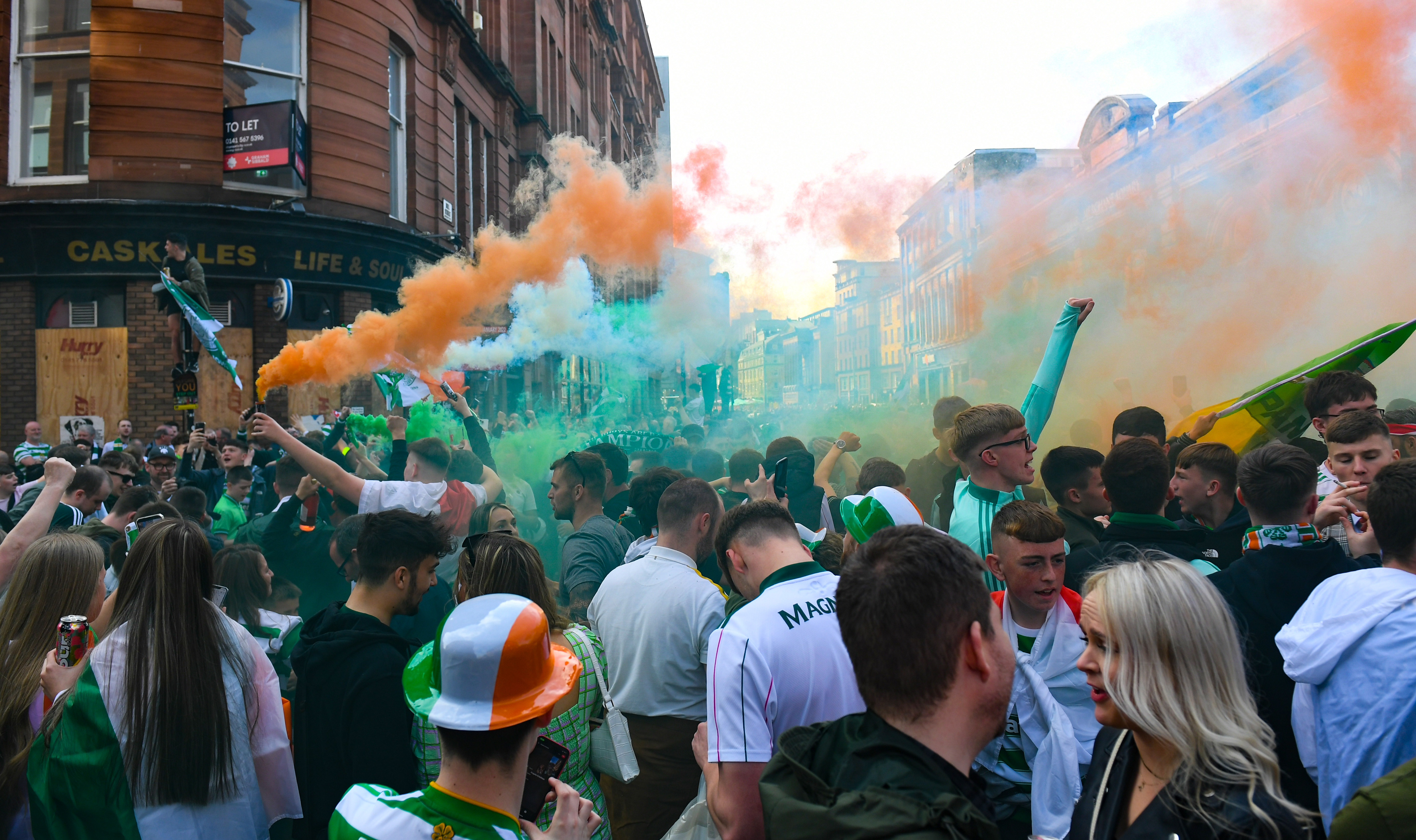 Celtic fans celebrate title win in Glasgow. (SNS)