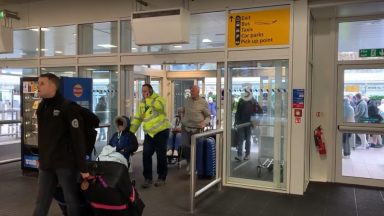 Glasgow Airport reopened and bomb squads ‘stood down’ over ‘suspicious item’