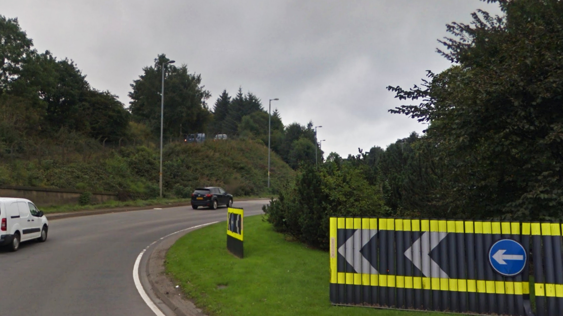 A82 near Dumbarton closed due to 'unstable verge' as drivers urged to