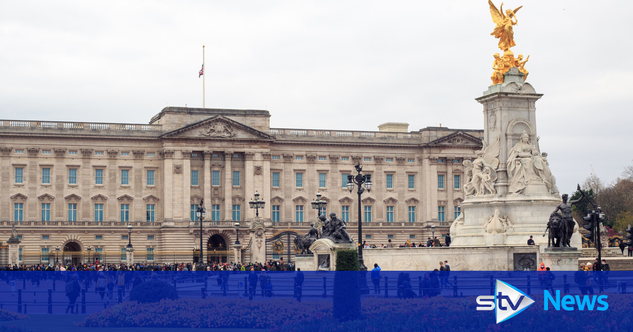 Man charged with trespassing after being arrested near Buckingham ...
