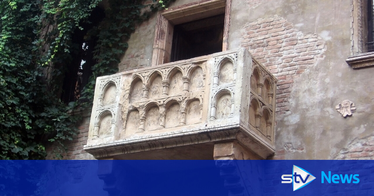 Actors sue Paramount Pictures for 0m over Romeo and Juliet sex scene
