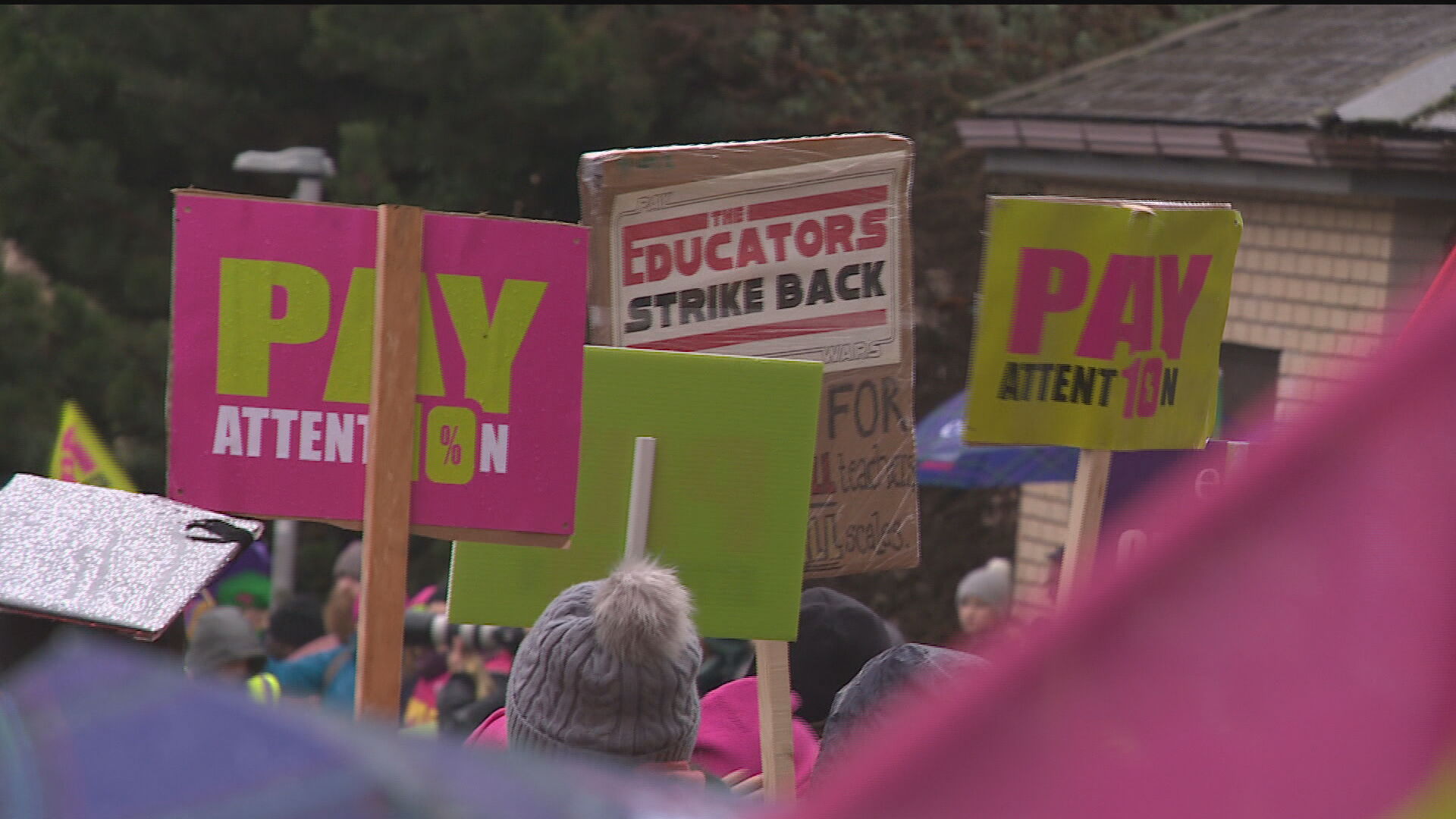 Schools across Scotland were closed before a new deal was reached on teachers' pay