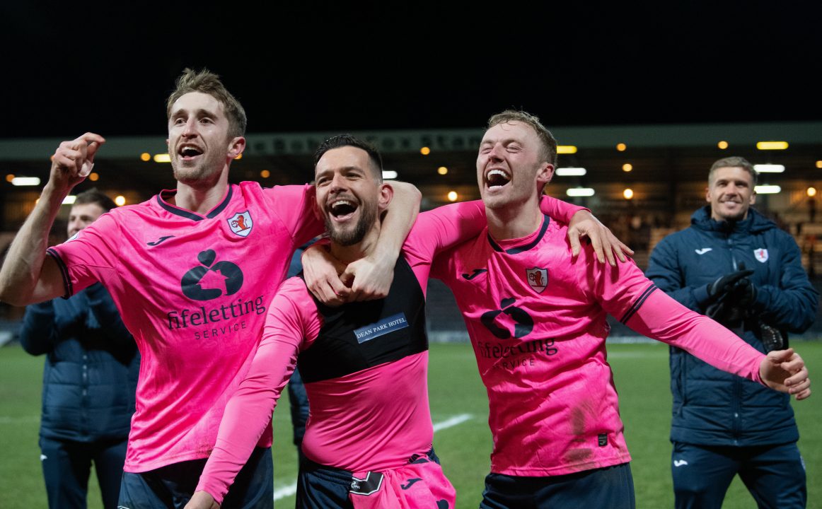 Raith Rovers beat Dundee on penalties to reach Challenge Cup final