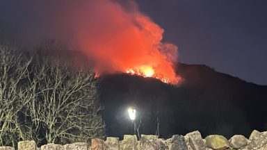 Plumes of smoke seen in Edinburgh as Arthur’s Seat catches fire