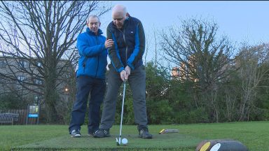 Charity helps blind people get out on the golf course