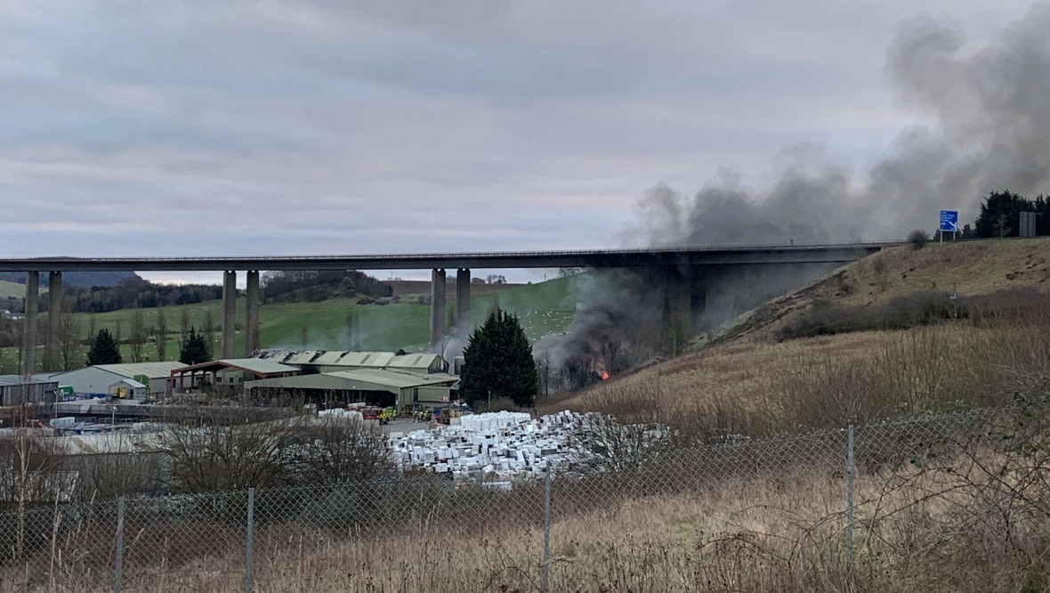 Stretch of M90 closed in both directions after explosion at