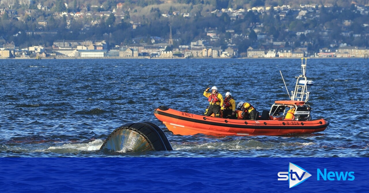 Major Rescue Operation As Tugboat Capsizes In River Clyde Near Greenock ...