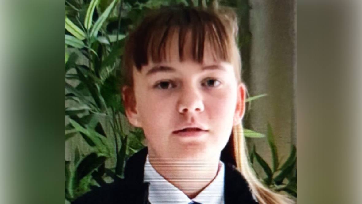 Desperate hunt for East Kilbride 13-year-old Carly Louise Burnett missing over two days