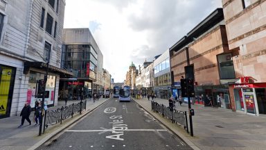 Man hit by car in Glasgow city centre as emergency services called to Argyle Street