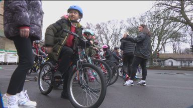 Primary pupils encouraged to walk, wheel or cycle to school