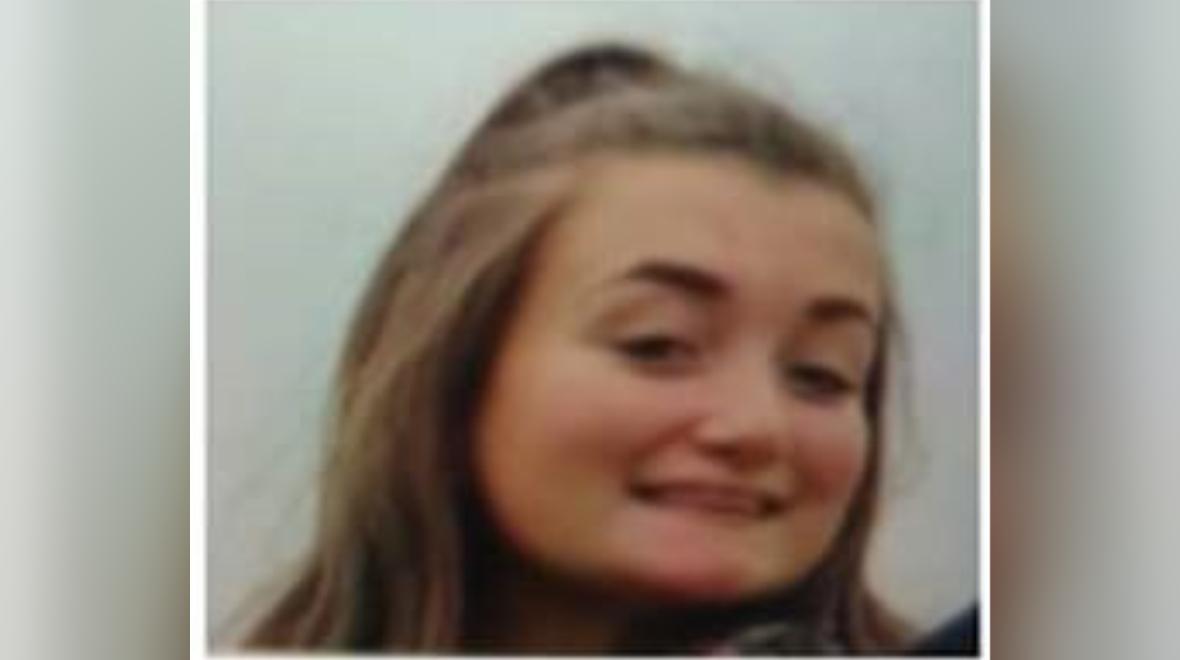 Teenage girl Niamh Lynch thought to have boarded bus from Lockerbie to Edinburgh amid missing person appeal