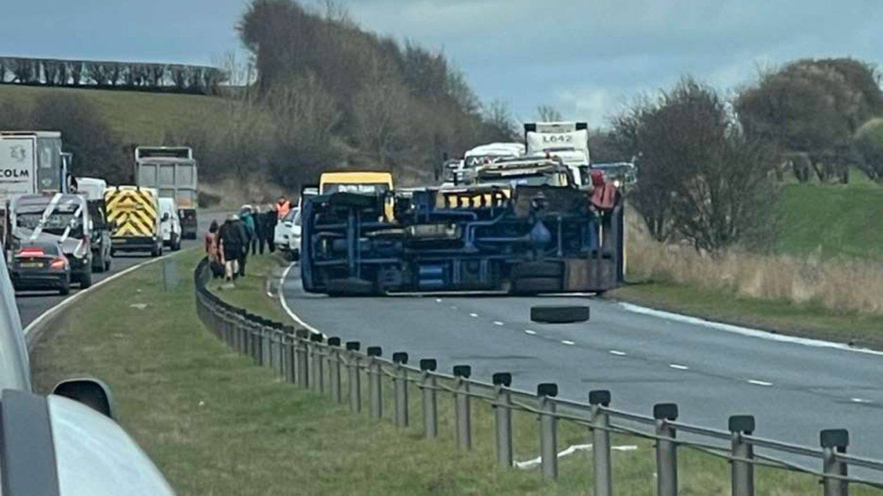 Lorry overturns and completely blocks A71 road after losing wheels near Kilmarnock in Ayrshire