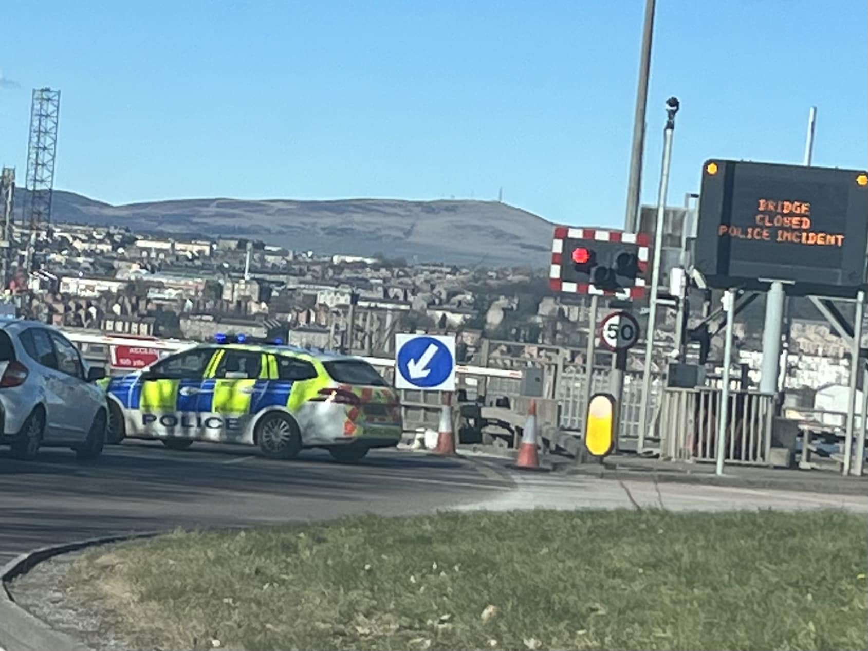 Major tailbacks in Dundee and Fife as Tay Road Bridge closed amid