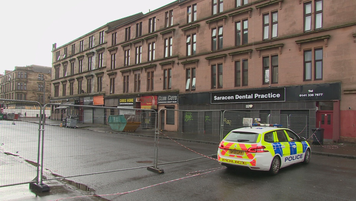 Two injured and eight temporary rehomed following blaze at takeaway on Saracen street, Glasgow