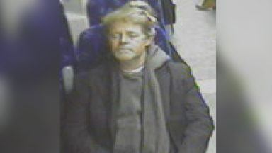 Police attempt to trace man in relation to assault onboard train leaving Glasgow Central station