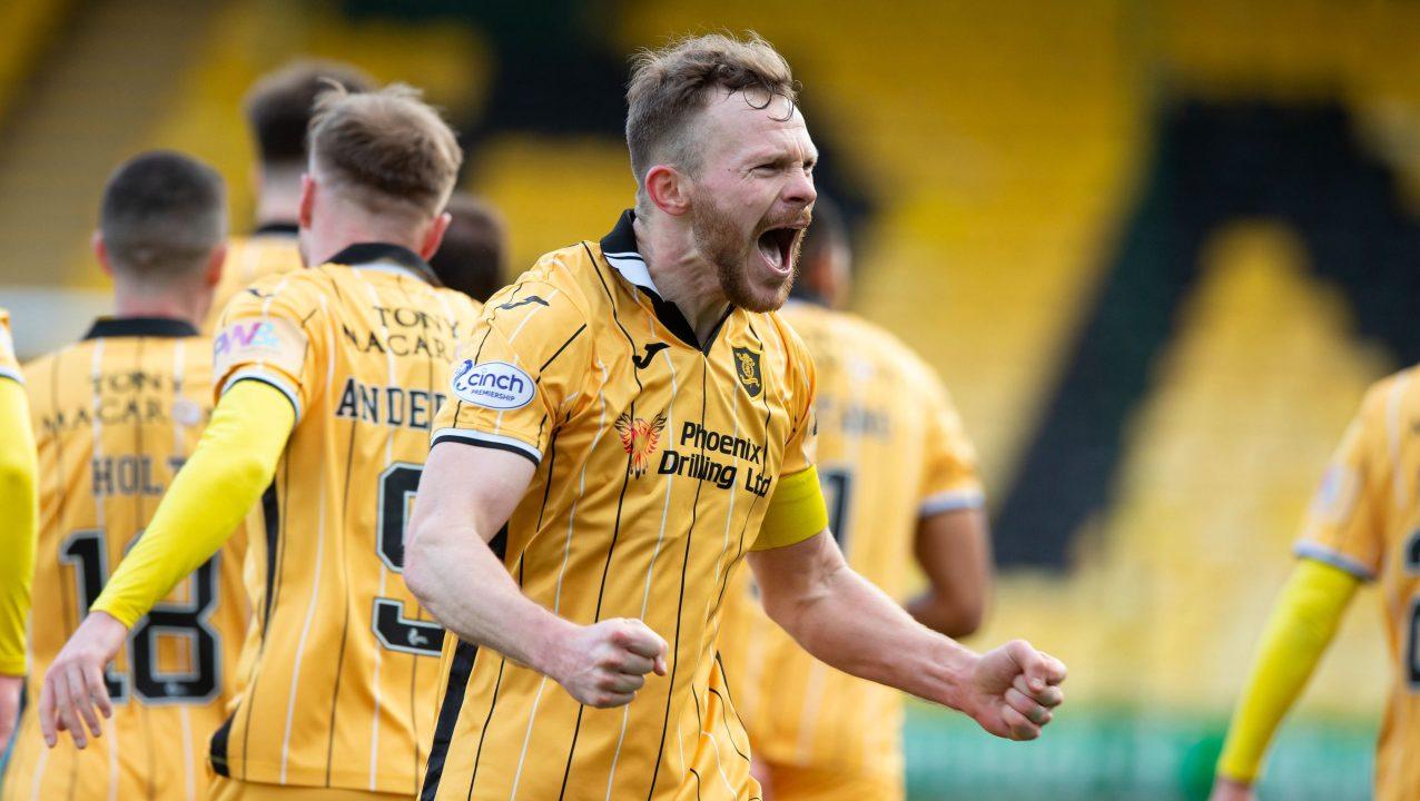 Aberdeen announce signing of Nicky Devlin from Livingston