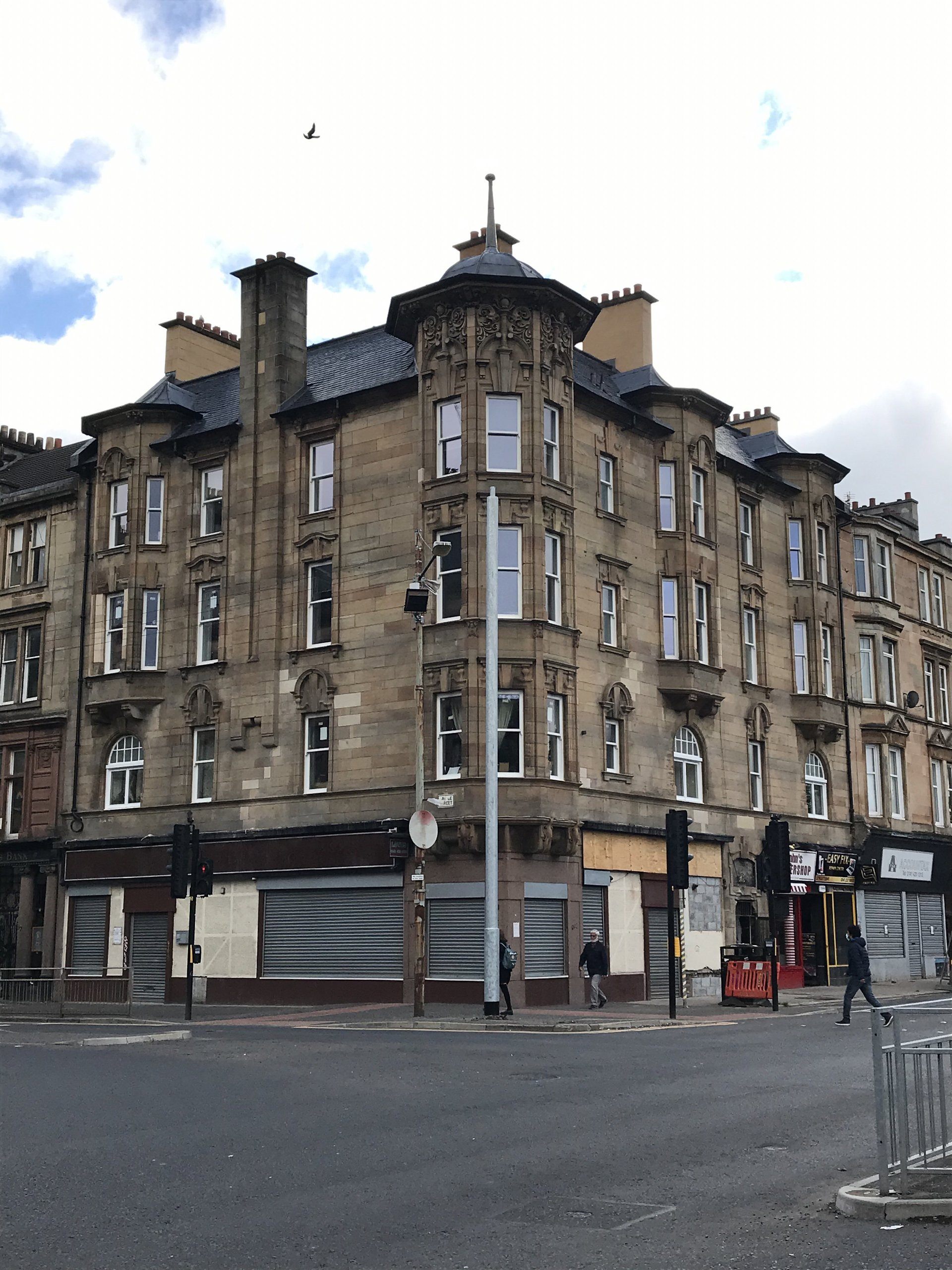 Tenements on the corner of Bridge and Norfolk Street (MurphyNiallGLA/Twitter)