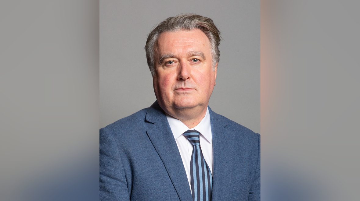 SNP MP John Nicolson apologises after using ‘ignorant racial slur’ over politicians who do own make up