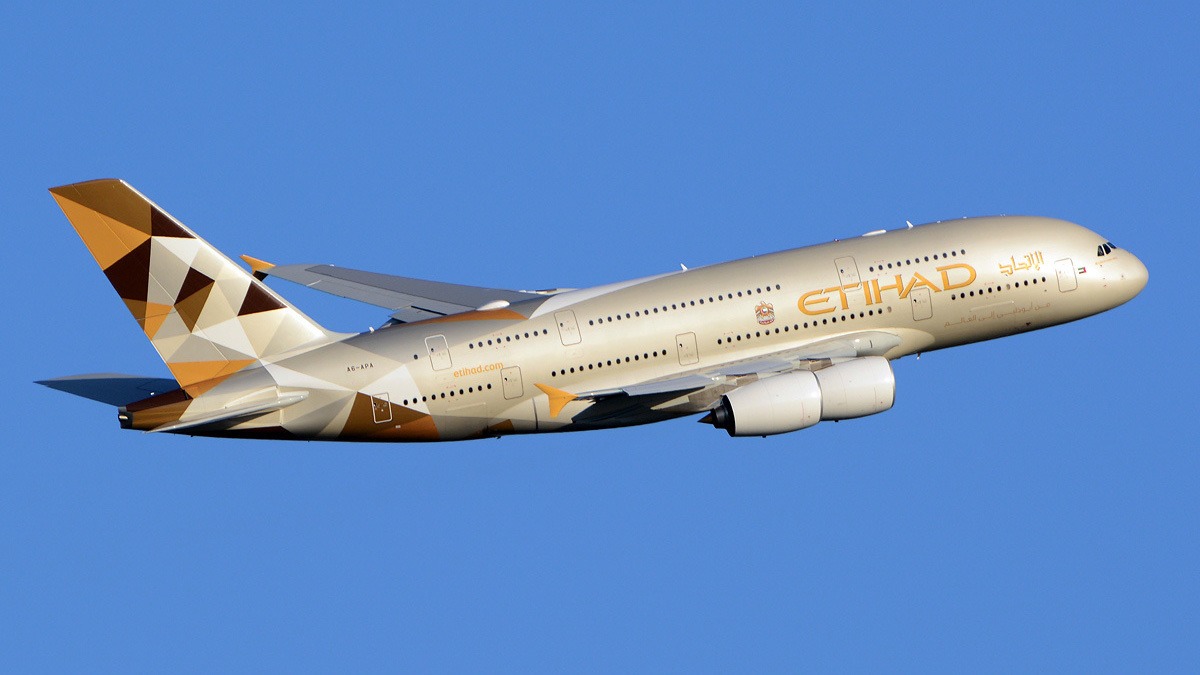 Etihad airline adverts banned over ‘misleading’ environmental claims