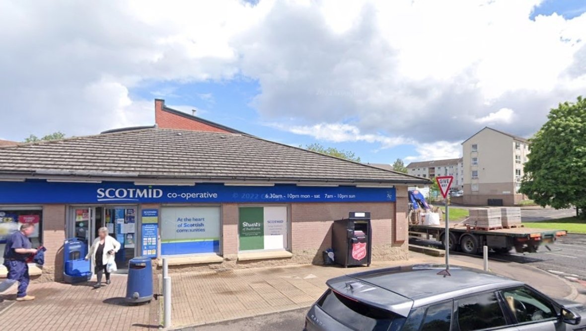 Police hunt thief who threatened Scotmid staff before stealing cash in Edinburgh