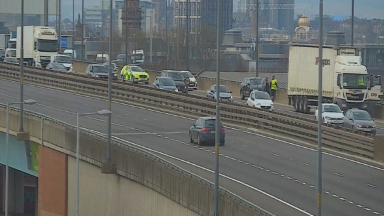 Two-vehicle crash closes lane on Glasgow M74 motorway on Kingston Bridge