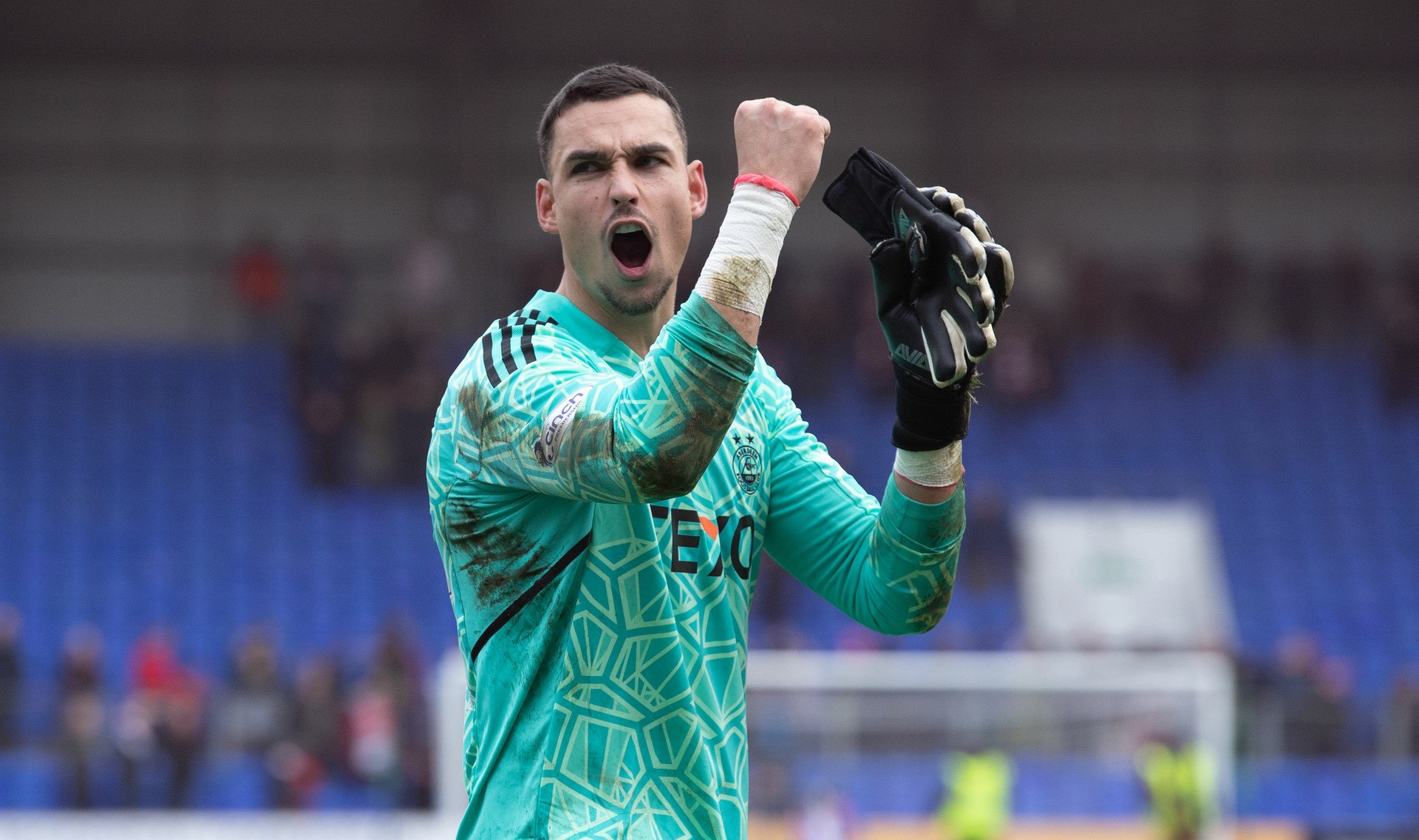 Aberdeen stretch winning run at St Johnstone as Andy Considine sees red
