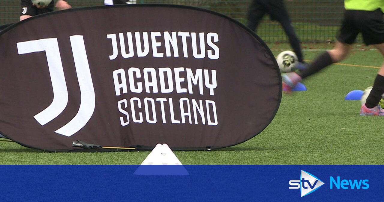 La futura generazione di stelle del calcio impara la “via italiana” al ritiro della Juventus a Dundee