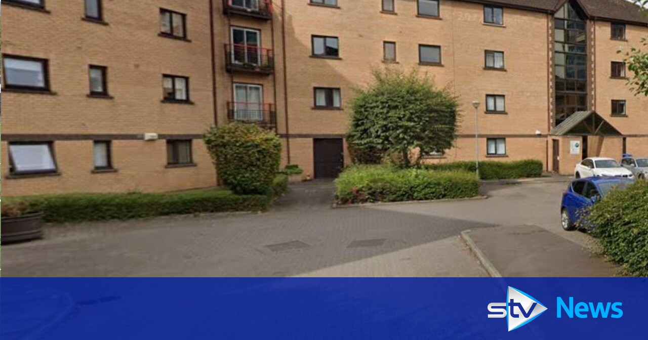 Man taken to hospital after 'serious assault' at Glasgow flat | STV News