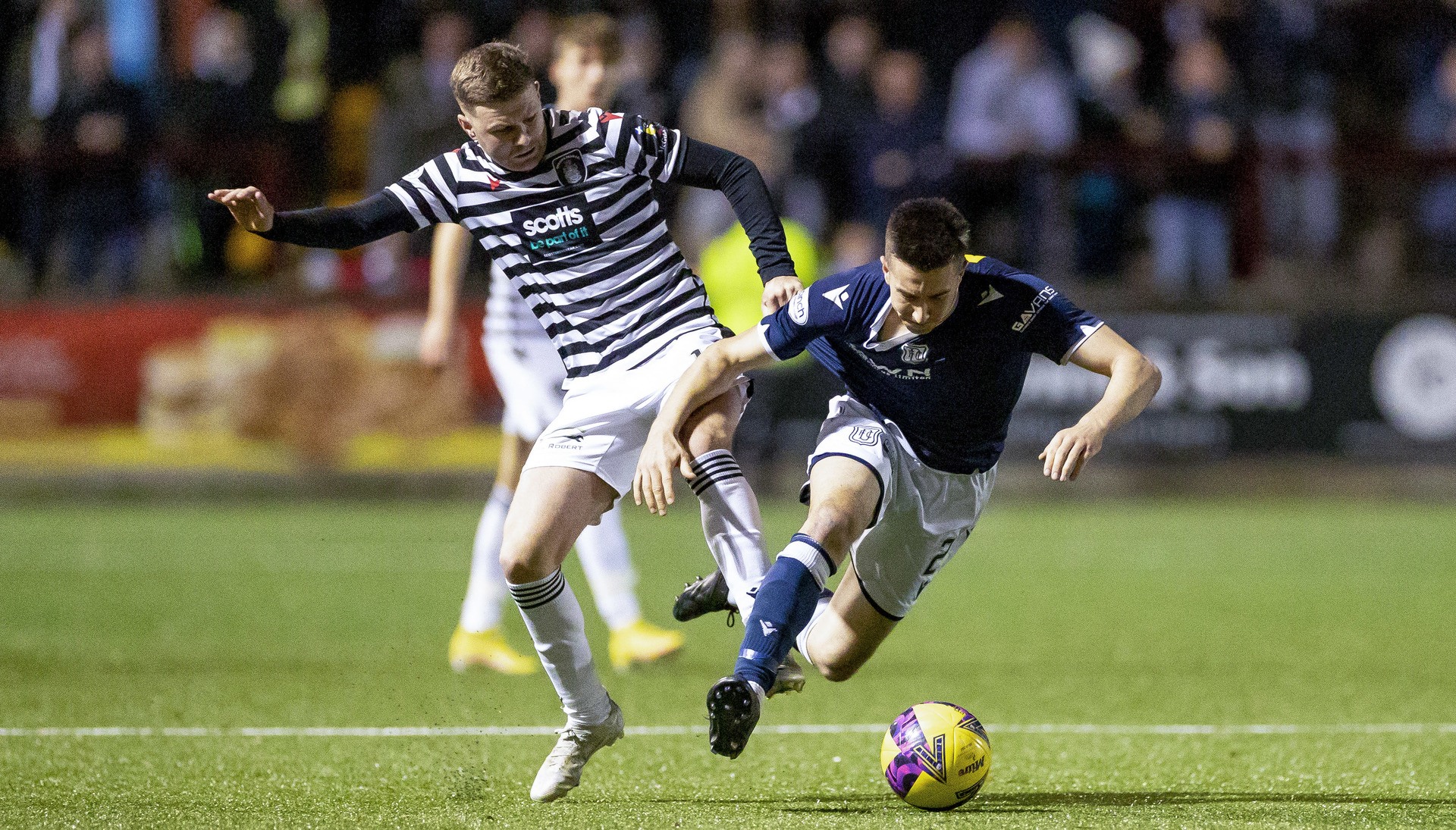 Either Dundee or Queen's Park will win the Championship on Friday evening. (Photo by Roddy Scott / SNS Group)