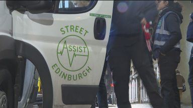 Taxi firm teams up with Edinburgh’s Street Assist charity