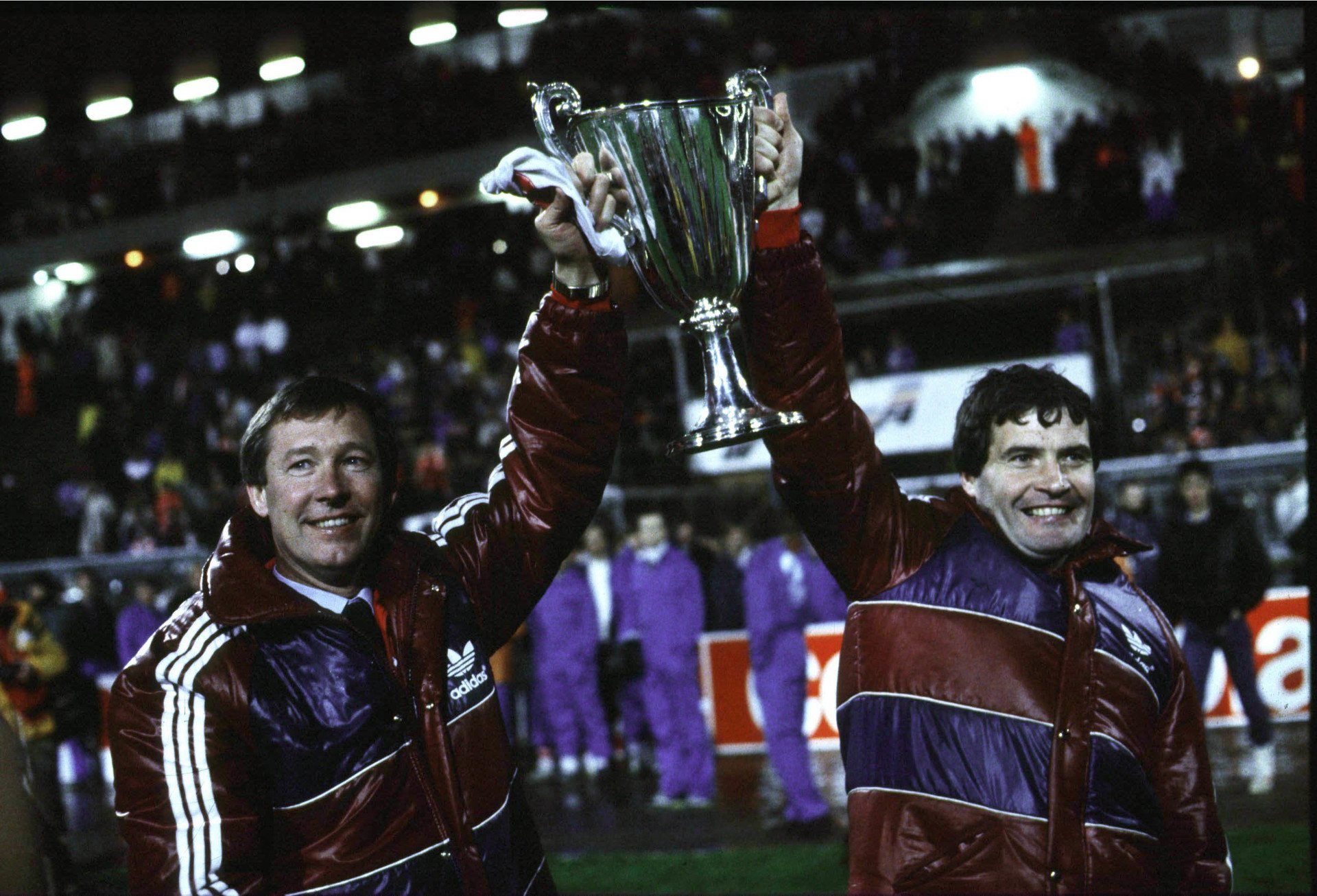 Alex Ferguson and assistant Archie Knox with the European Cup Winners Cup after Aberdeen beat Real Madrid 2-1. (Photo by SNS Group)