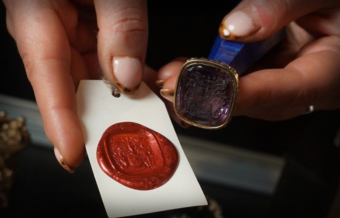 Sir Walter Scott’s desk seal expected to fetch up to £18,000 at Edinburgh-based Lyon & Turnbull auction