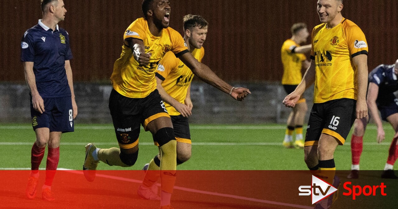 Annan thump 10-man Dumbarton to all but secure play-off final place